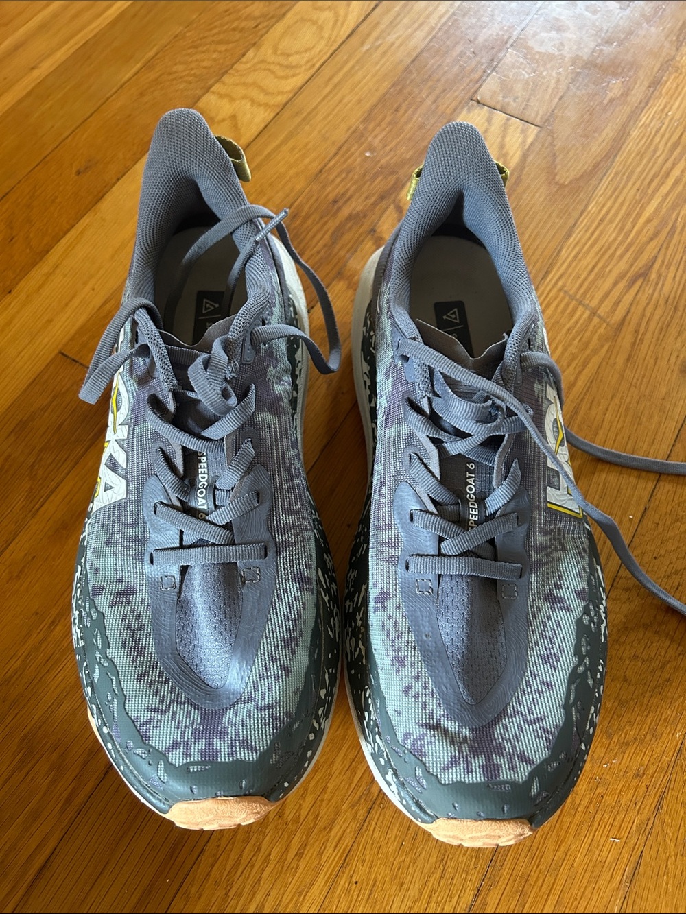 Hoka Speedgoat 6 Women’s Gray & Olive Trail Running Shoes size 9B